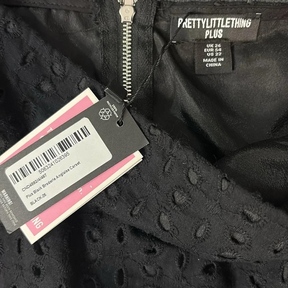 PrettyLittleThing NEW Broderie Anglaise Corset Black 22 Plus Eyelet Cottagecore - Picture 2 of 9
